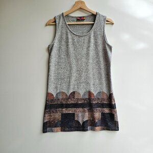 Sleeveless Gray Tunic Top With Abstract  Geometric Design By Isle Size Small